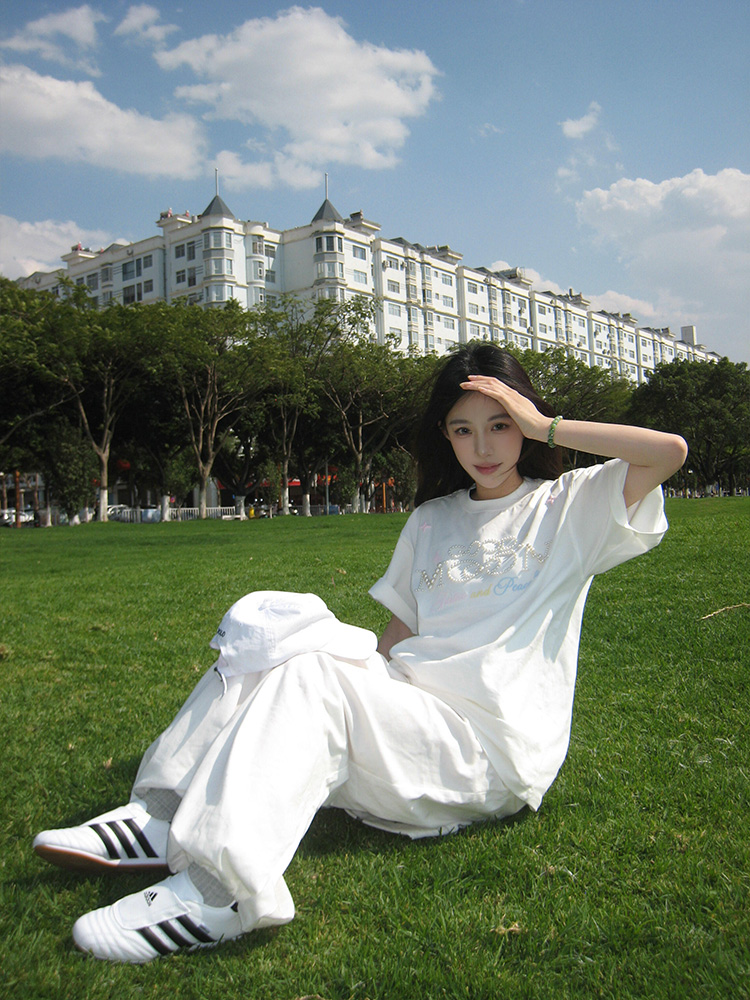 Amerikan High Street Style Kıs - Embroidery Font Free incelemesi ve fiyatı