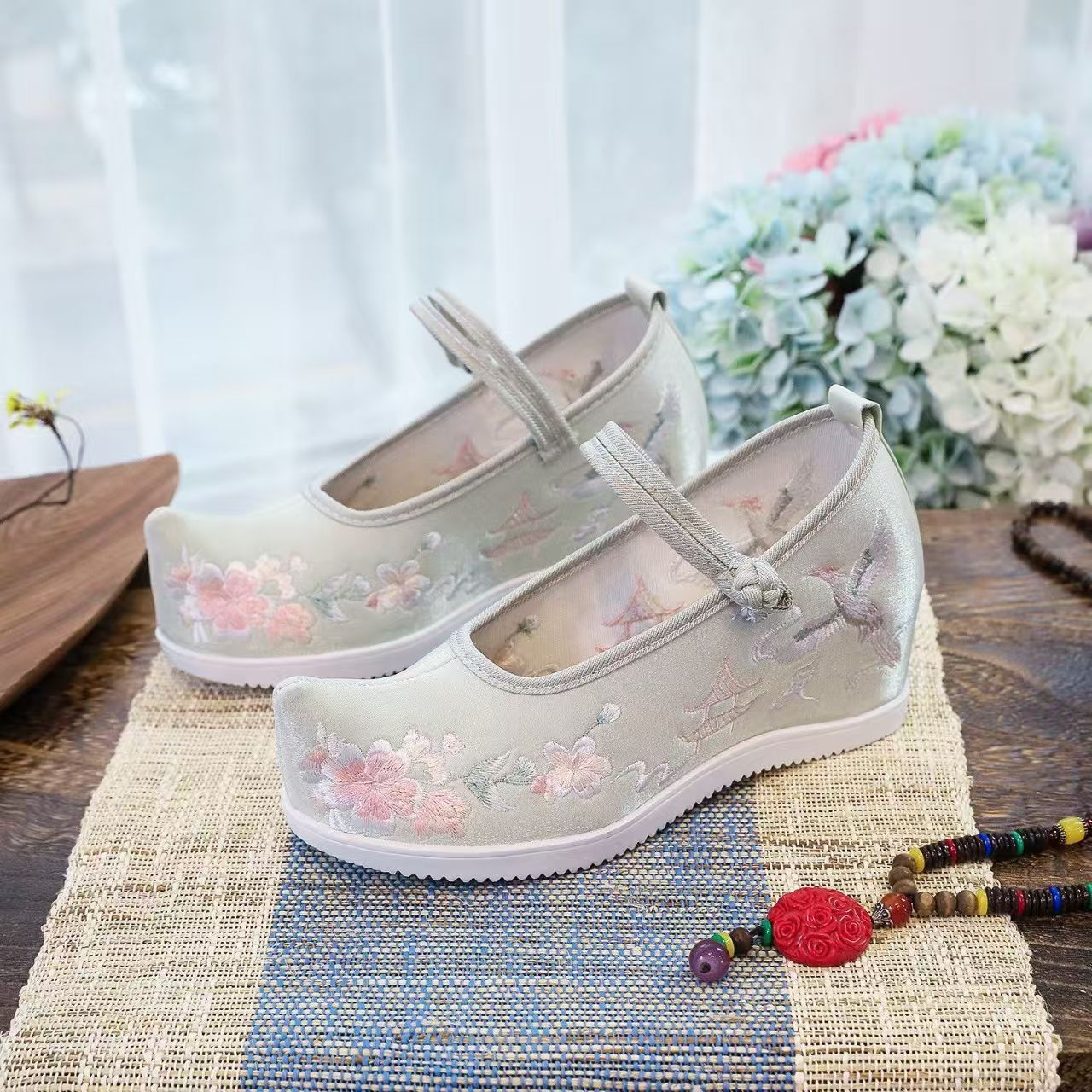 Kadınlar İçin İç İşlemeli Ayak - Embroidery Canvas incelemesi ve fiyatı